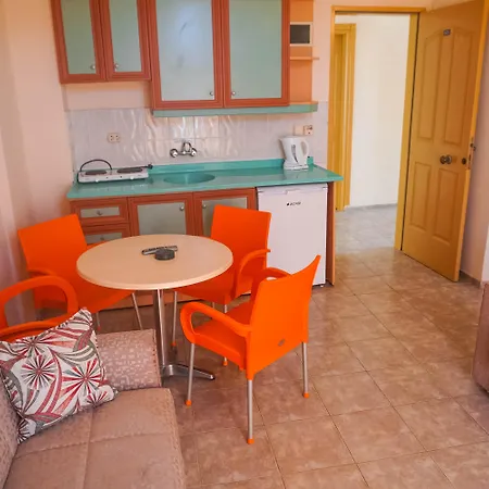 Albatros Apartment *